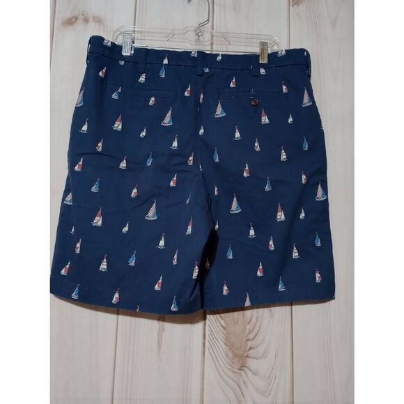 Land's End Shorts Men's 37 Traditional Fit Navy Chino Sail Boat - Picture 2 of 6